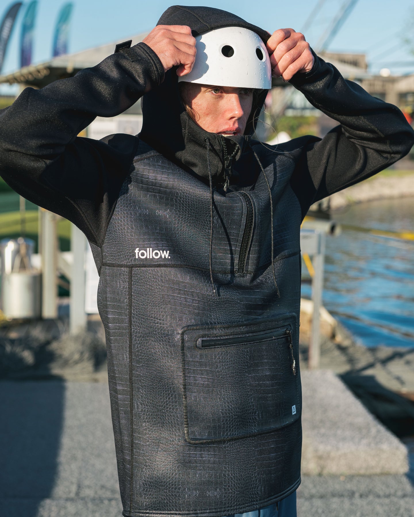 Anorak Pro Neo - Black - lifestyle 1