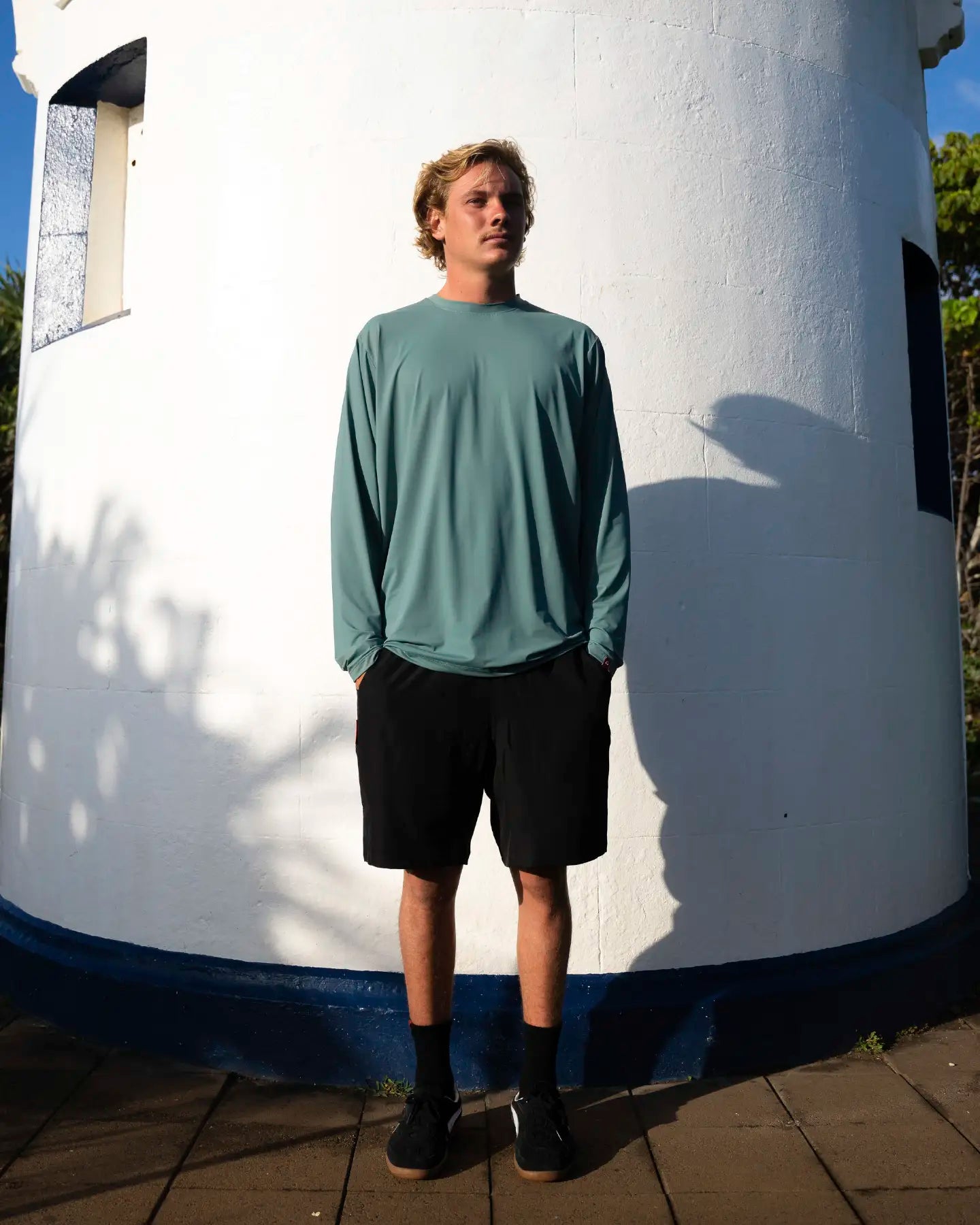 Follow Water Tee L/S - Olive lifestyle 3