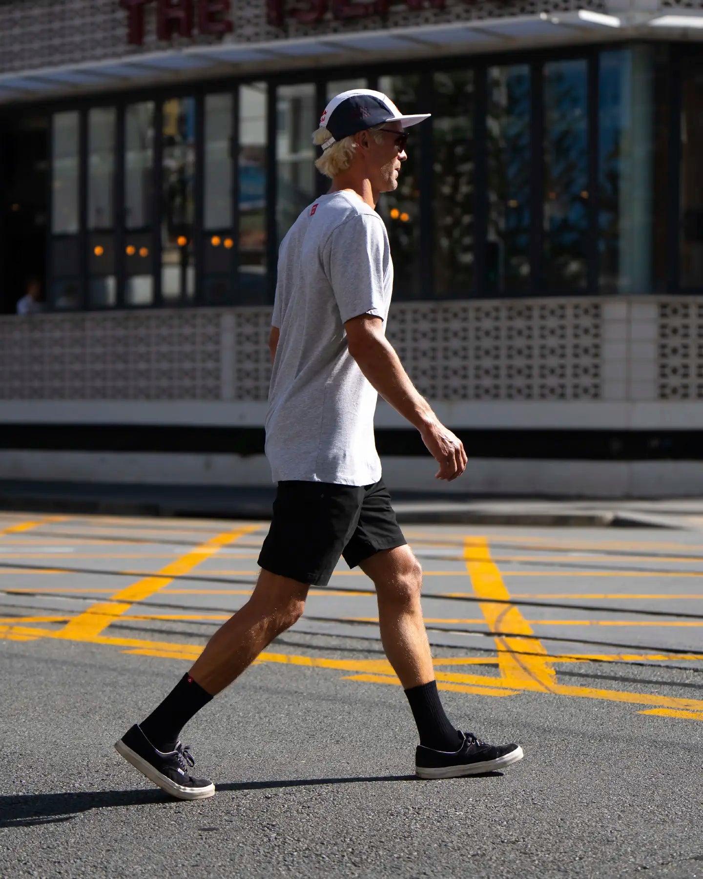 Follow Summer Chino - Black lifestyle 4